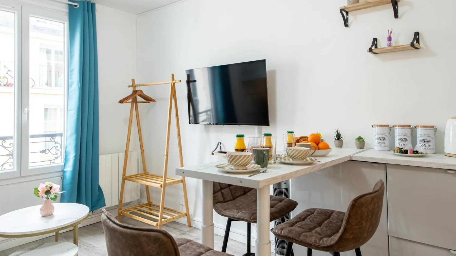Best Deal! Modern Studio In Vibrant Area Only 5 Minutes By Walk To Metro - Central Location Paris 0*,