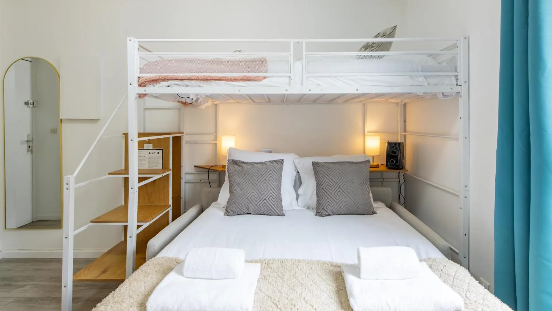 Best Deal! Modern Studio In Vibrant Area Only 5 Minutes By Walk To Metro - Central Location Parijs Frankrijk